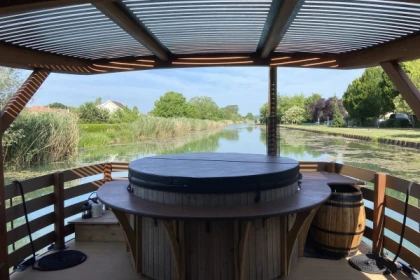 Bulles Sabrées sur l’Eau –Croisière, Champagne & Sabrage - Exploregion