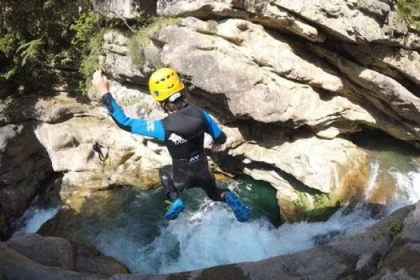 Canyoning niveau 2 - Gorges du loup - Exploregion