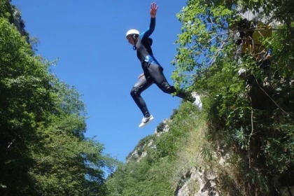 Canyoning niveau 2 - Gorges du loup - Exploregion