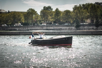 Croisière privée & Champagne, Musée du Louvre (1h30) - Exploregion