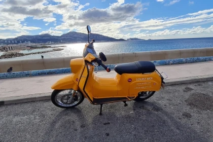Découvrir les calanques en scooter électrique avec GPS! - Exploregion