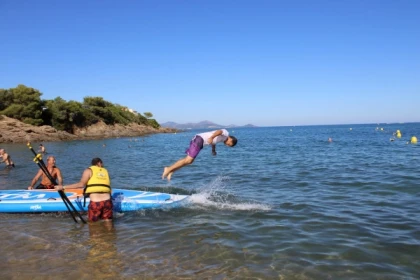 EL MORITTO PLAGE -  Location de Stand Up Paddle géant - Exploregion