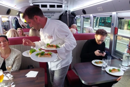 Voyage Gourmet à bord du bus Dinner Hopping - Exploregion