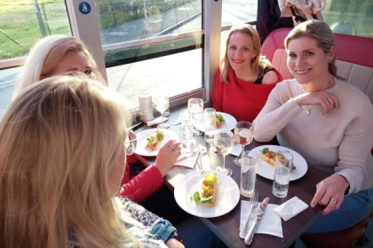 Voyage Gourmet à bord du bus Dinner Hopping - Exploregion