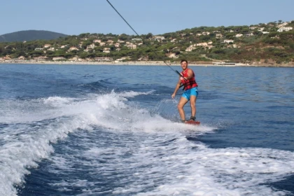 ISSAMBRES - Ski nautique et wakeboard - Exploregion