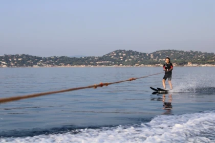 ISSAMBRES - Ski nautique et wakeboard - Exploregion