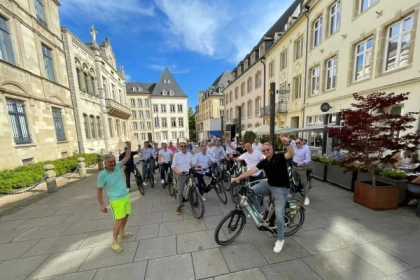 Le meilleur de la ville : Tour guidé en e-bike de 3h - Exploregion