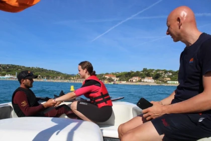 NARTELLE -  Tour de ski nautique ou wakeboard en mer - Exploregion