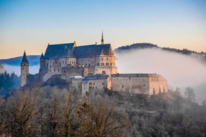 Privatisation Nature & Castle Tour (4 ou 8 heures) - Exploregion