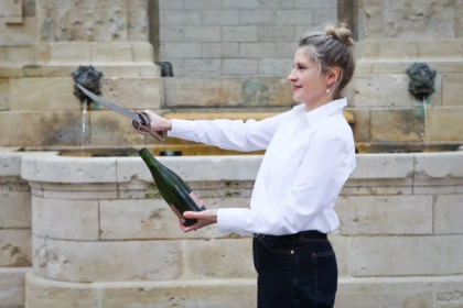Sabrage de Champagne: Une expérience pétillante ! - Exploregion