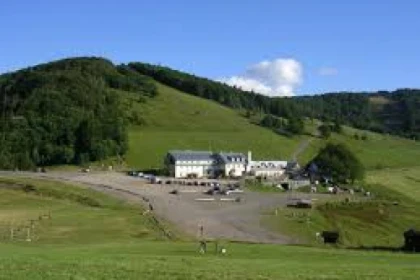 Traversée à l'hôtel Felsach Rouge Gazon - Exploregion