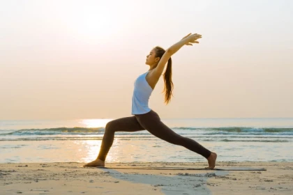 Cours de yoga flow à la pointe des Sardinaux 1H - Exploregion