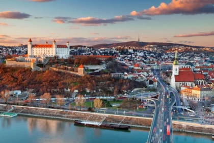 ESCAPE GAME EN VILLE BRAQUAGE BRATISLAVA - Exploregion