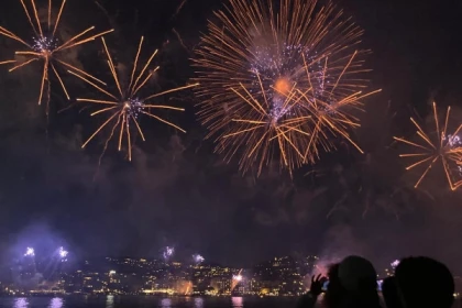 Feu d'artifice en mer à Cannes - Exploregion