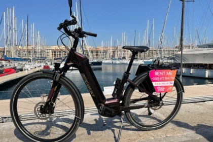 Visite des calanques à vélo électrique et Guide Virtuel - Exploregion