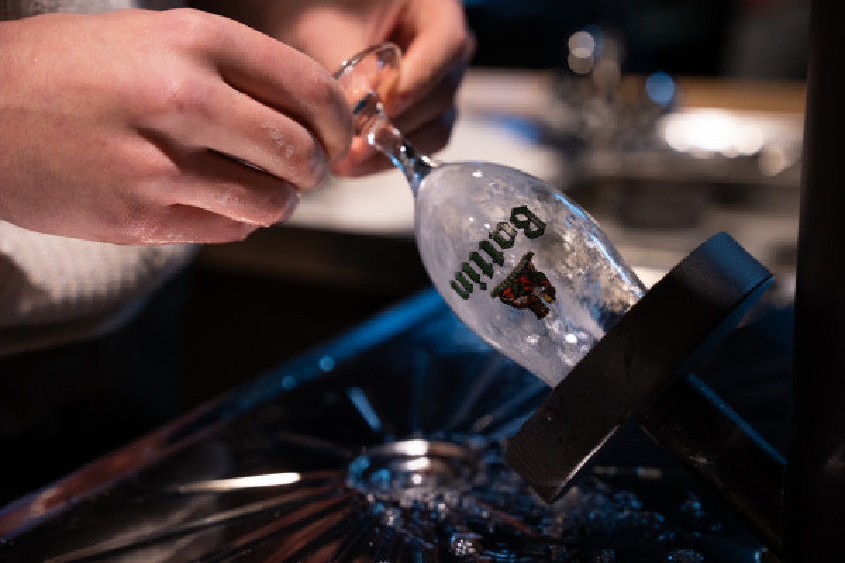 Cours de débit à la Brasserie Nationale - Exploregion