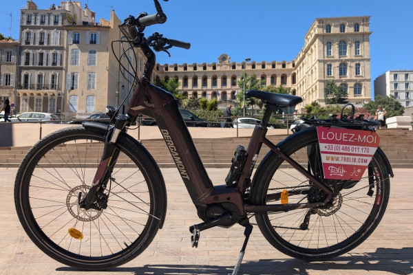 Visite des calanques à vélo électrique et Guide Virtuel - Exploregion