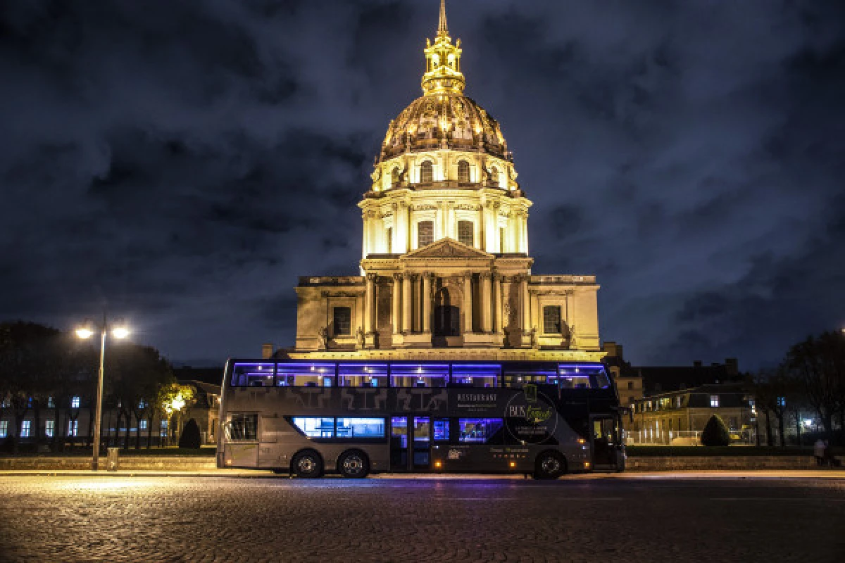 Champs-Elysees Paris By Night avec Coupe de Champagne - Exploregion