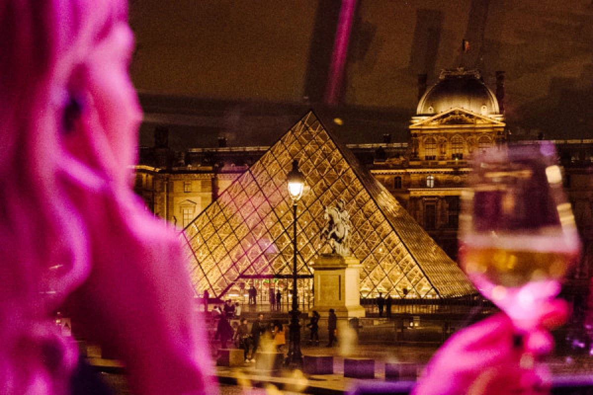 Champs-Elysees Paris By Night avec Coupe de Champagne - Exploregion