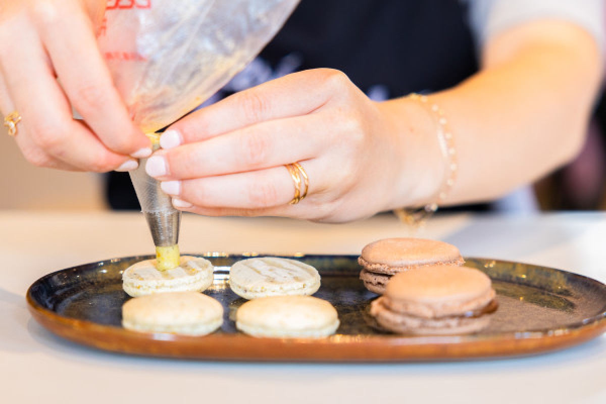 Cours de Macarons aux Galeries Lafayette - Exploregion