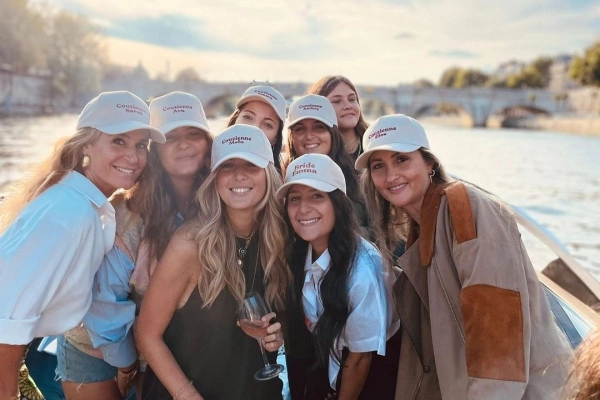 Croisière privée & Champagne, Musée du Louvre (1h30) - Exploregion Croisière privée & Champagne, Musée du Louvre (1h30) - Exploregion