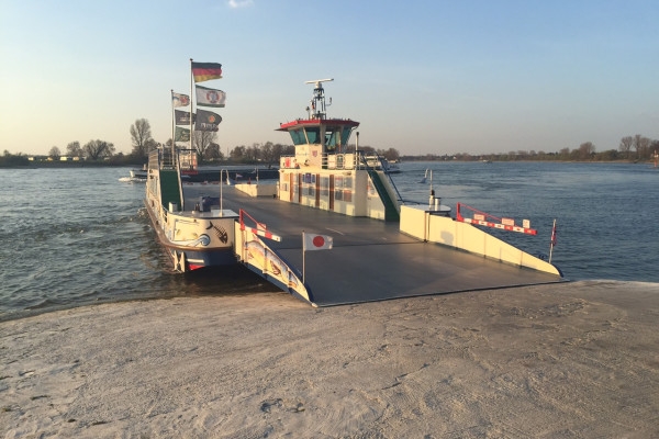 Düsseldorf: Kaiserswerth-Segway-Tour mit Fähre (max. 120 Min) - Exploregion