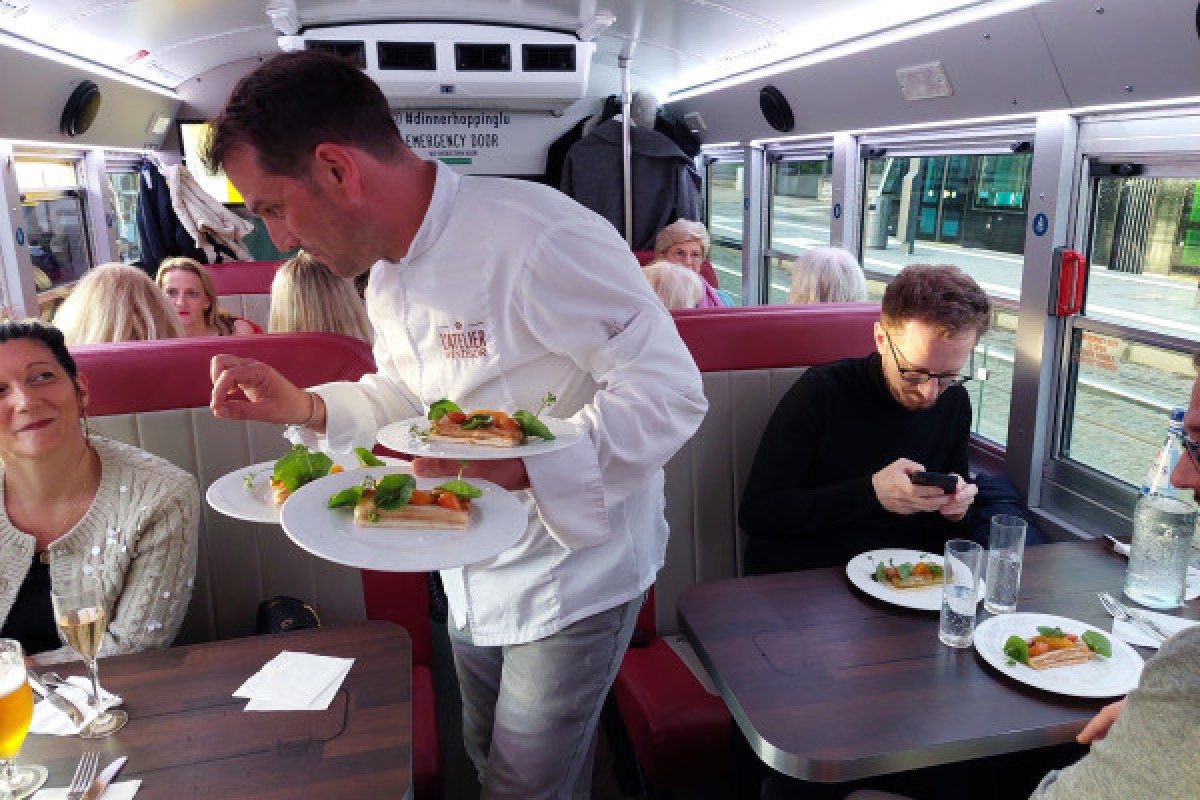 Gourmet Tour: une expérience unique dans un bus américain - Exploregion