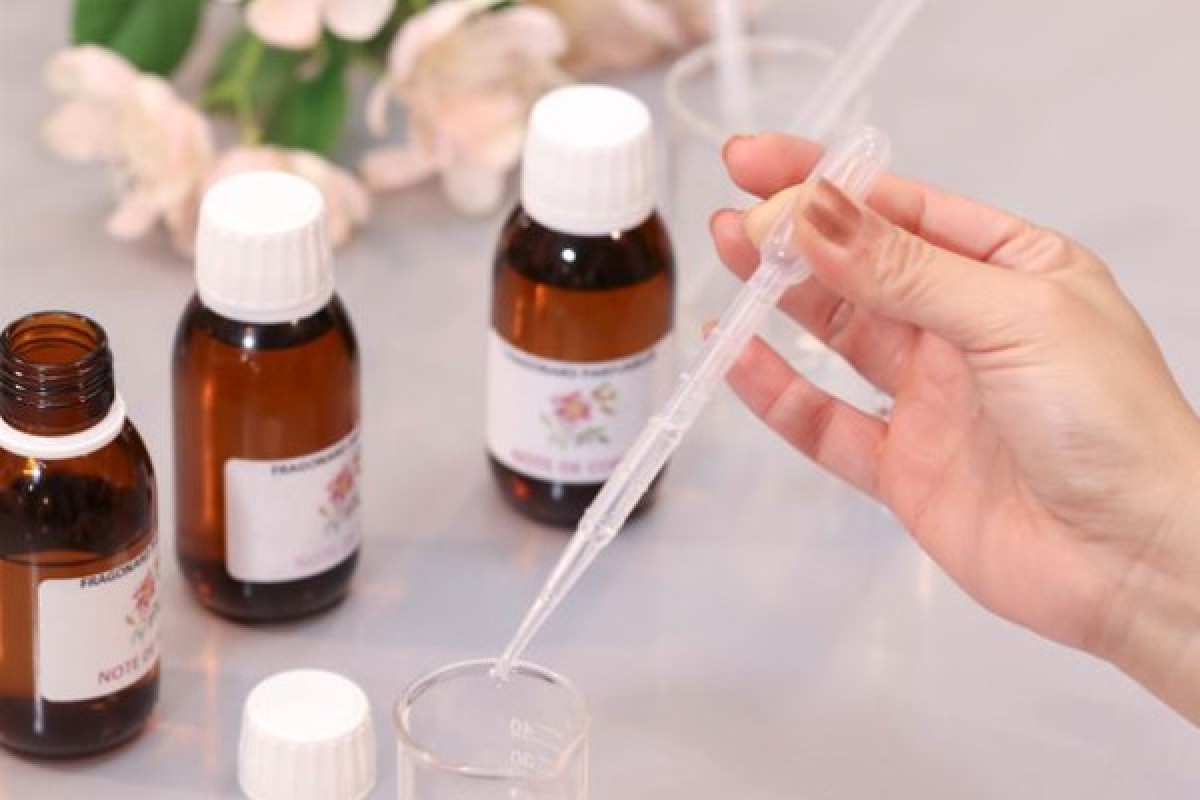 Mini Taller de Perfumes - PARÍS - SOLO en español - Exploregion