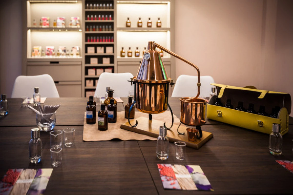 Perfume creation workshop - Anglais - Exploregion