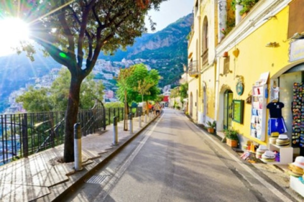 Sorrento and Amalfi Coast from Naples - Group Tour - Exploregion
