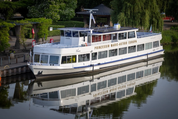 SPIRIT OF SCHENGEN  – Visite guidée de Schengen et du navire historique - Exploregion SPIRIT OF SCHENGEN  – Visite guidée de Schengen et du navire historique - Exploregion