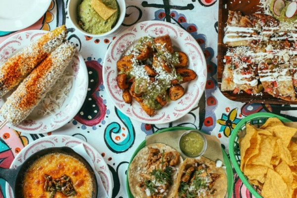 Le meilleur de la gastronomie latine dans le bus scolaire américain - Exploregion