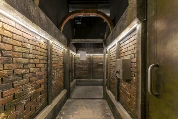 The Batcave: Secret Missions chez Batman Escape Paris - Exploregion