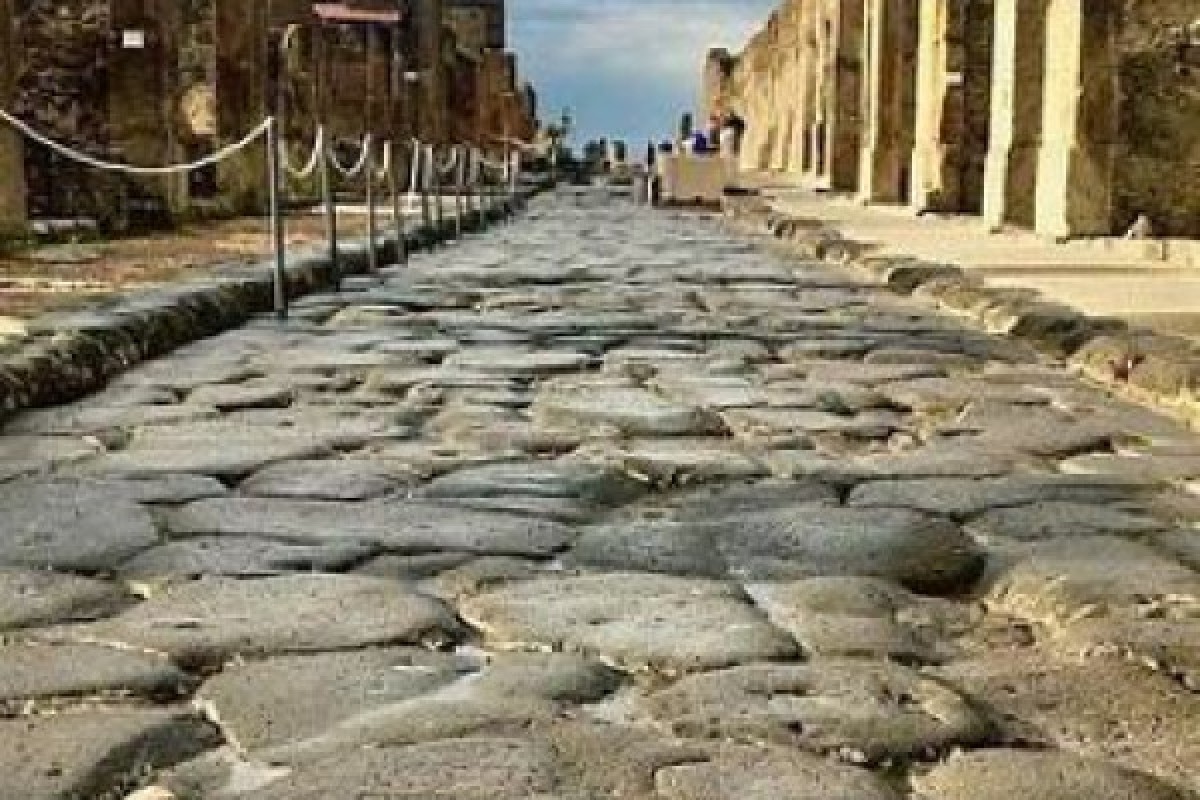 Tour Pompeii and Vesuvius from Naples - Group Tour - Exploregion