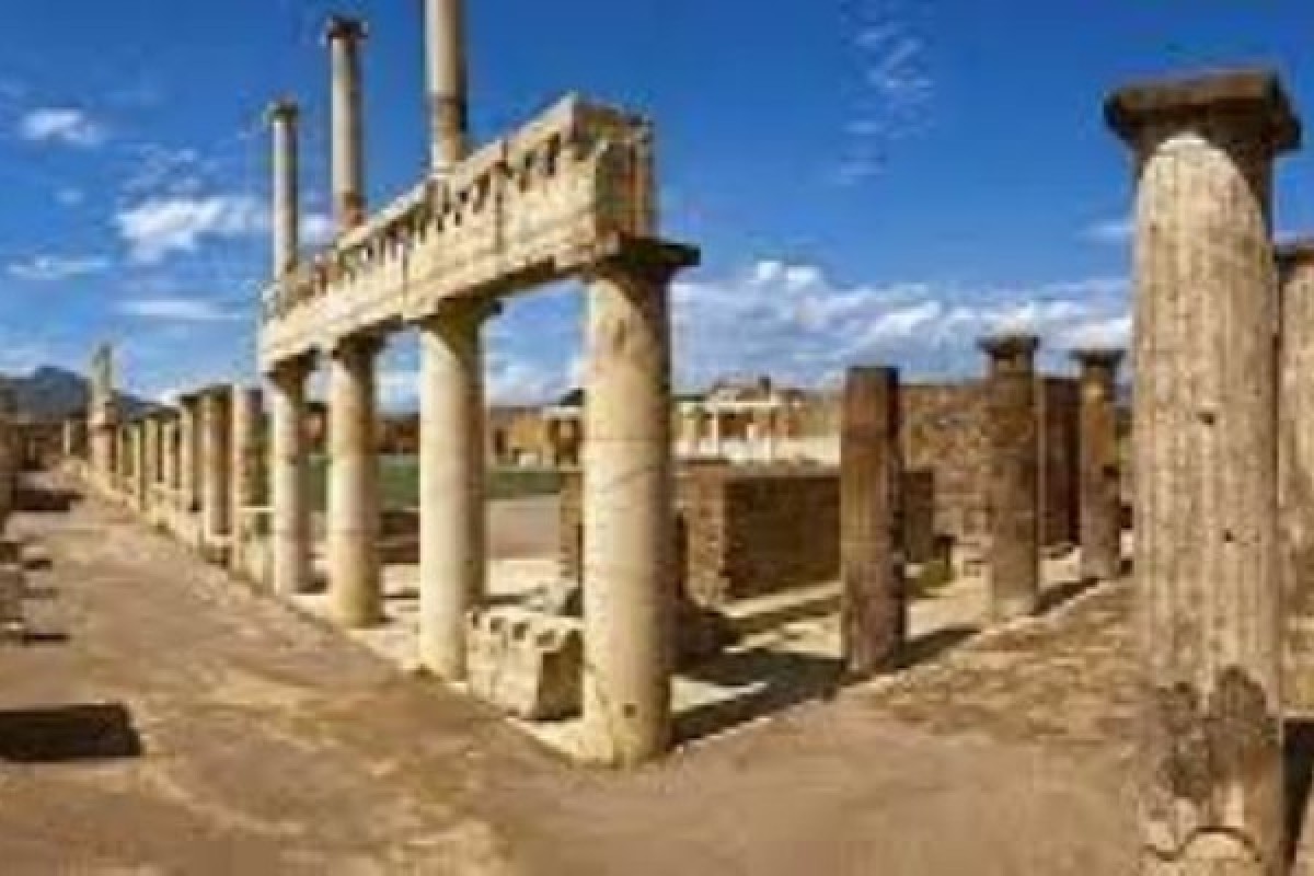 Tour Pompeii and Vesuvius with audioguide from Naples - Exploregion