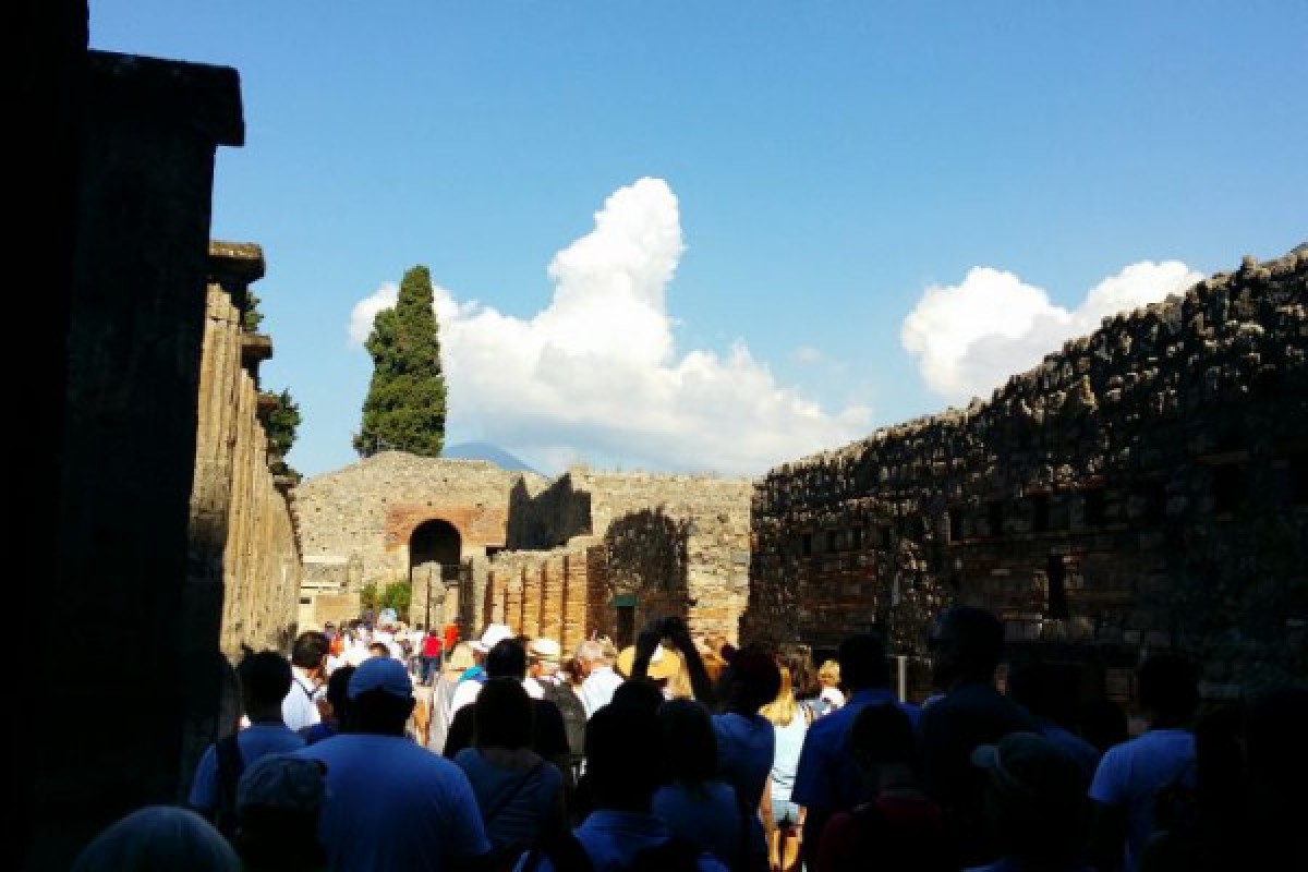 Tour Pompeii from Rome - Group Tour - Exploregion
