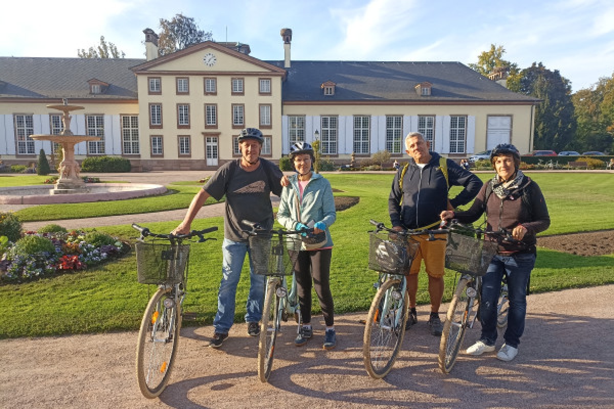 Visite complète de Strasbourg à vélo en français - Exploregion