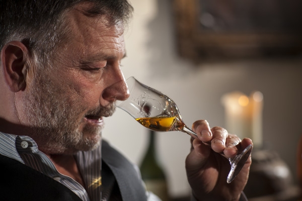 Visite et dégustation aux pieds des alambics - Exploregion