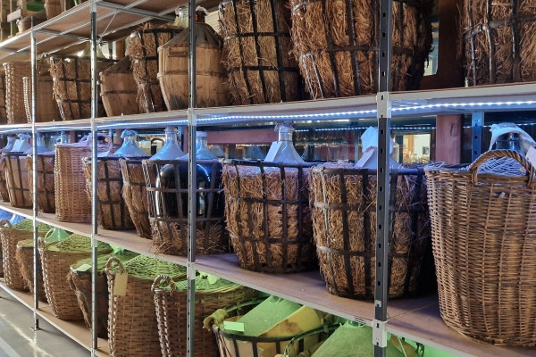 Visite et dégustation aux pieds des alambics - Exploregion